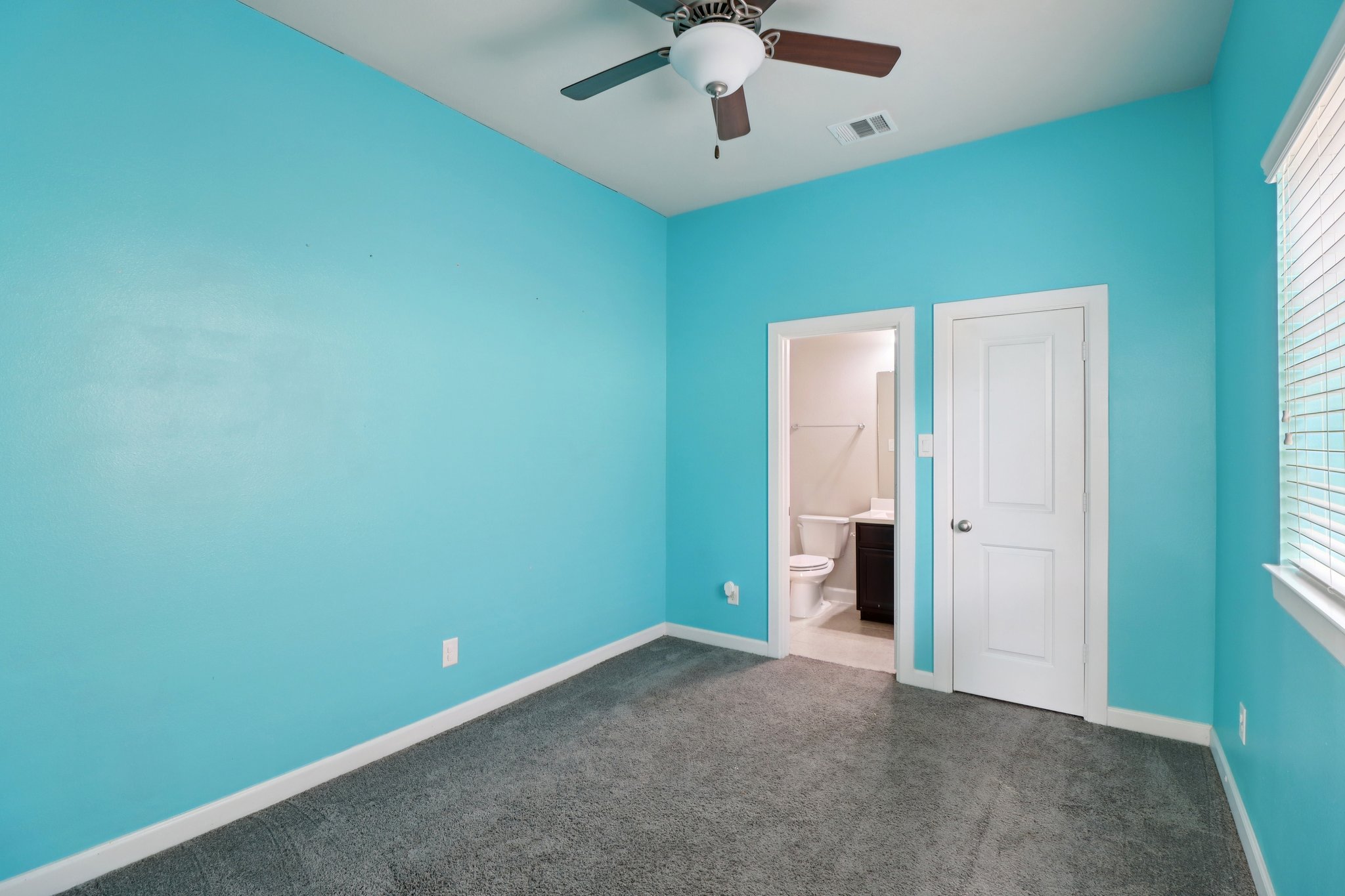 Westlake Terrace Dr-S1103-018.jpg