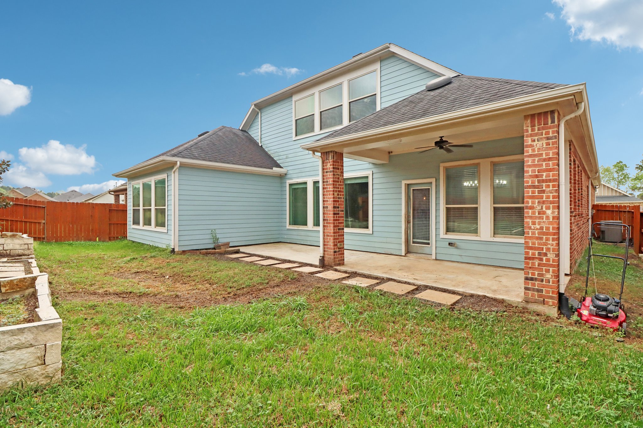 Westlake Terrace Dr-S1103-036.jpg