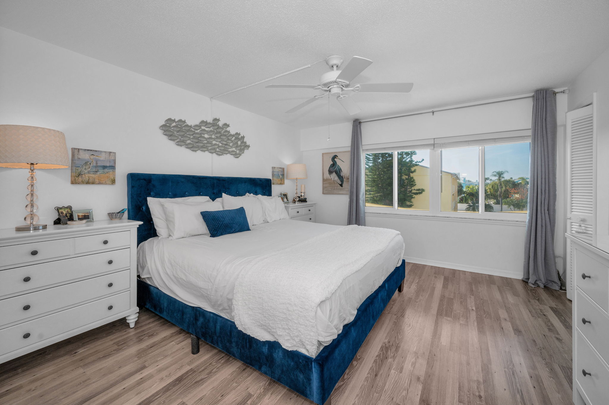 Upper Level Primary Bedroom1a