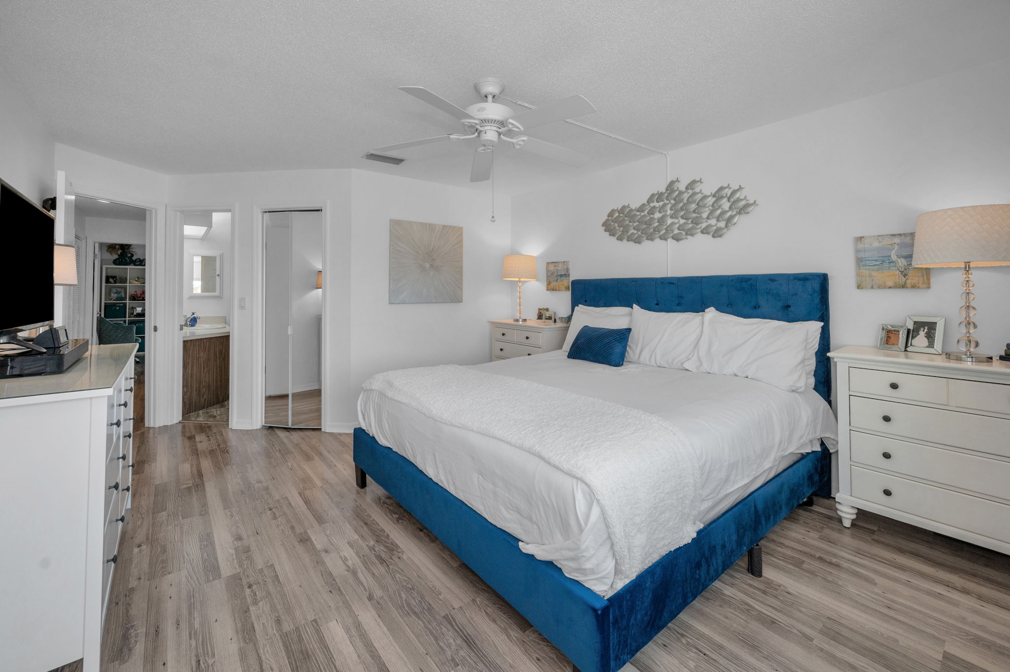 Upper Level Primary Bedroom1d