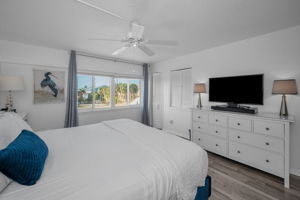 Upper Level Primary Bedroom1b