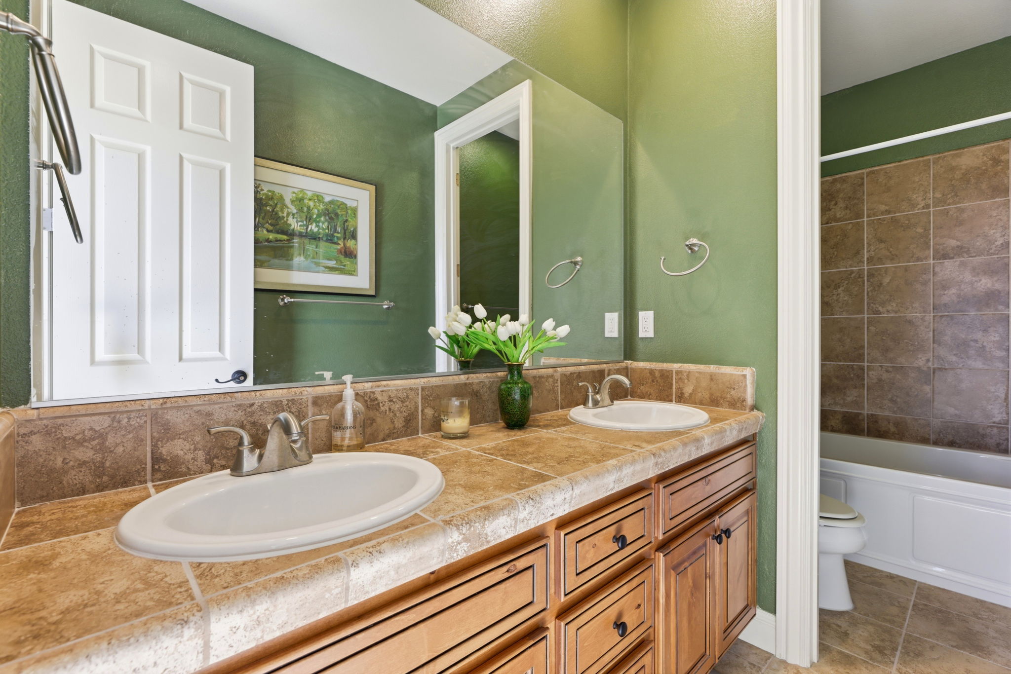 048_F8_3182 Ashbourne Cir