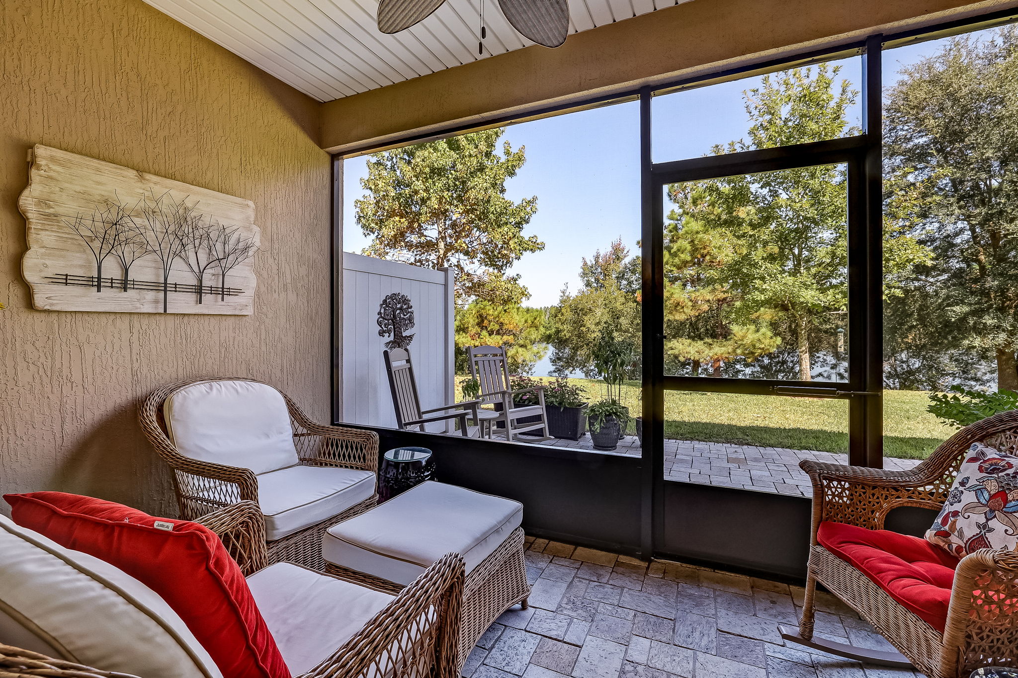 Screened-in Porch