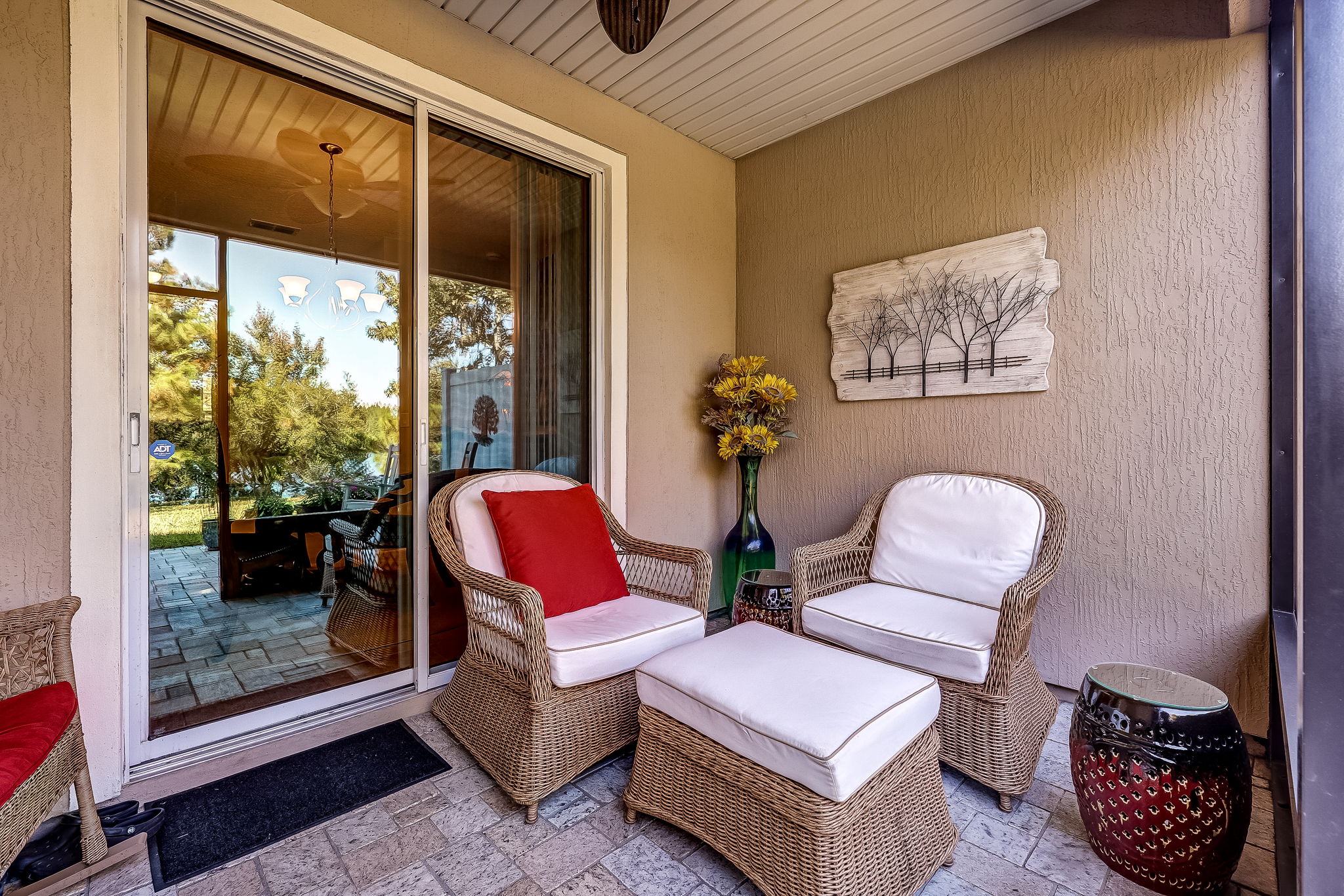 Screened-in Porch