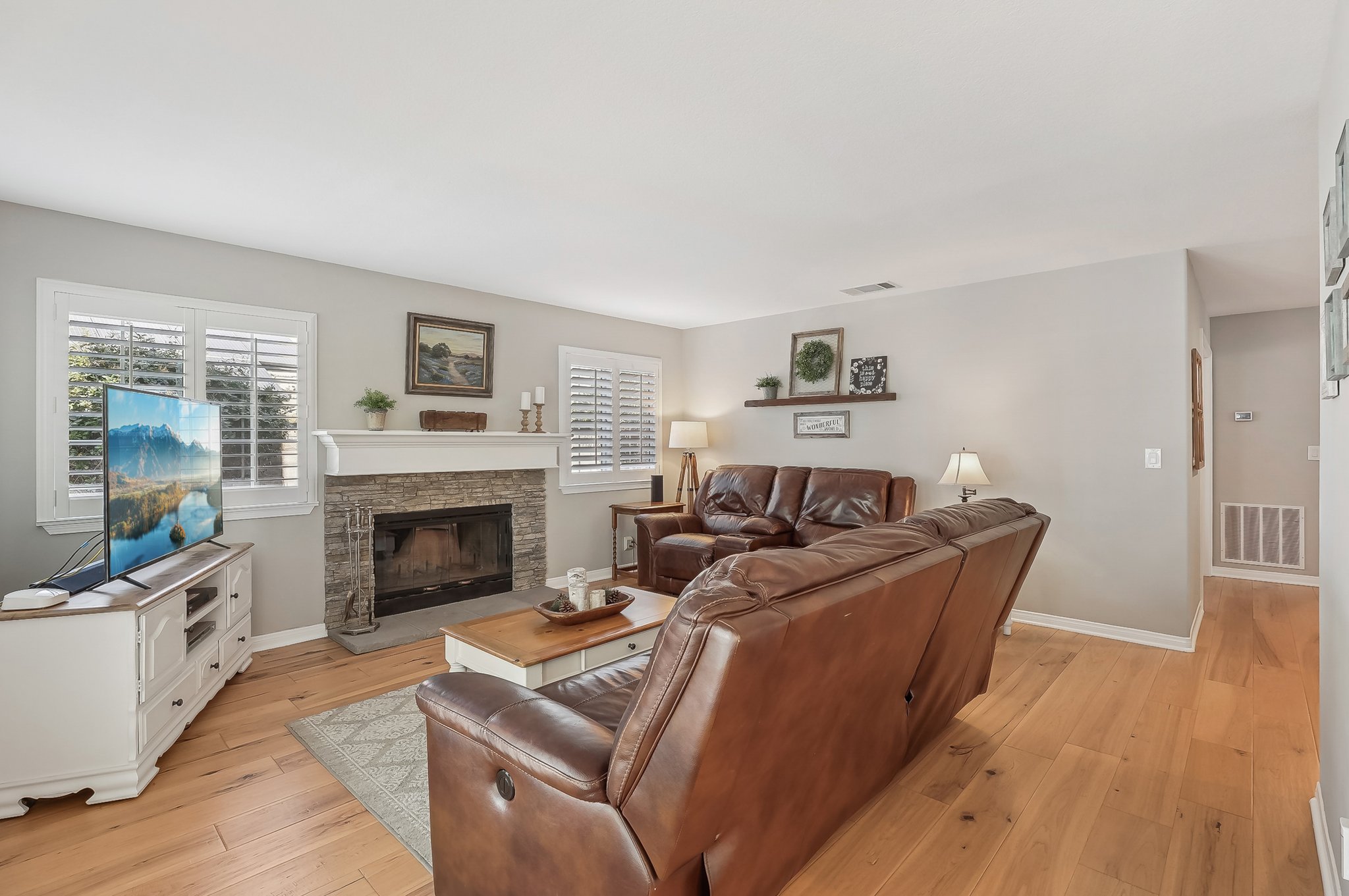 Holloway Ct-2205-029.jpg