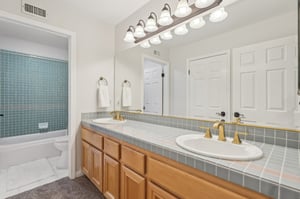 Holloway Ct-2205-047.jpg