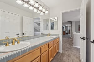 Holloway Ct-2205-051.jpg