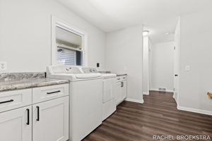  Photo 36