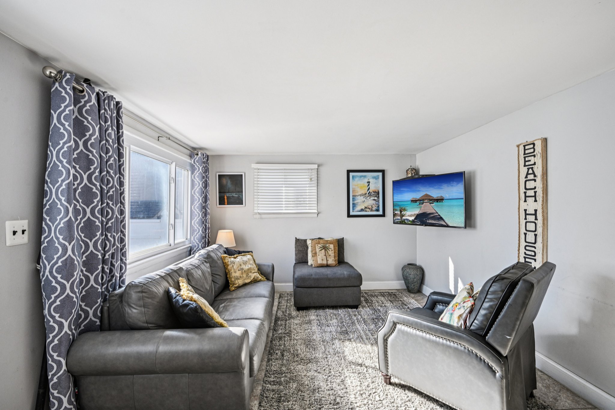 318C E Hollywood Ave-S1401-004.jpg