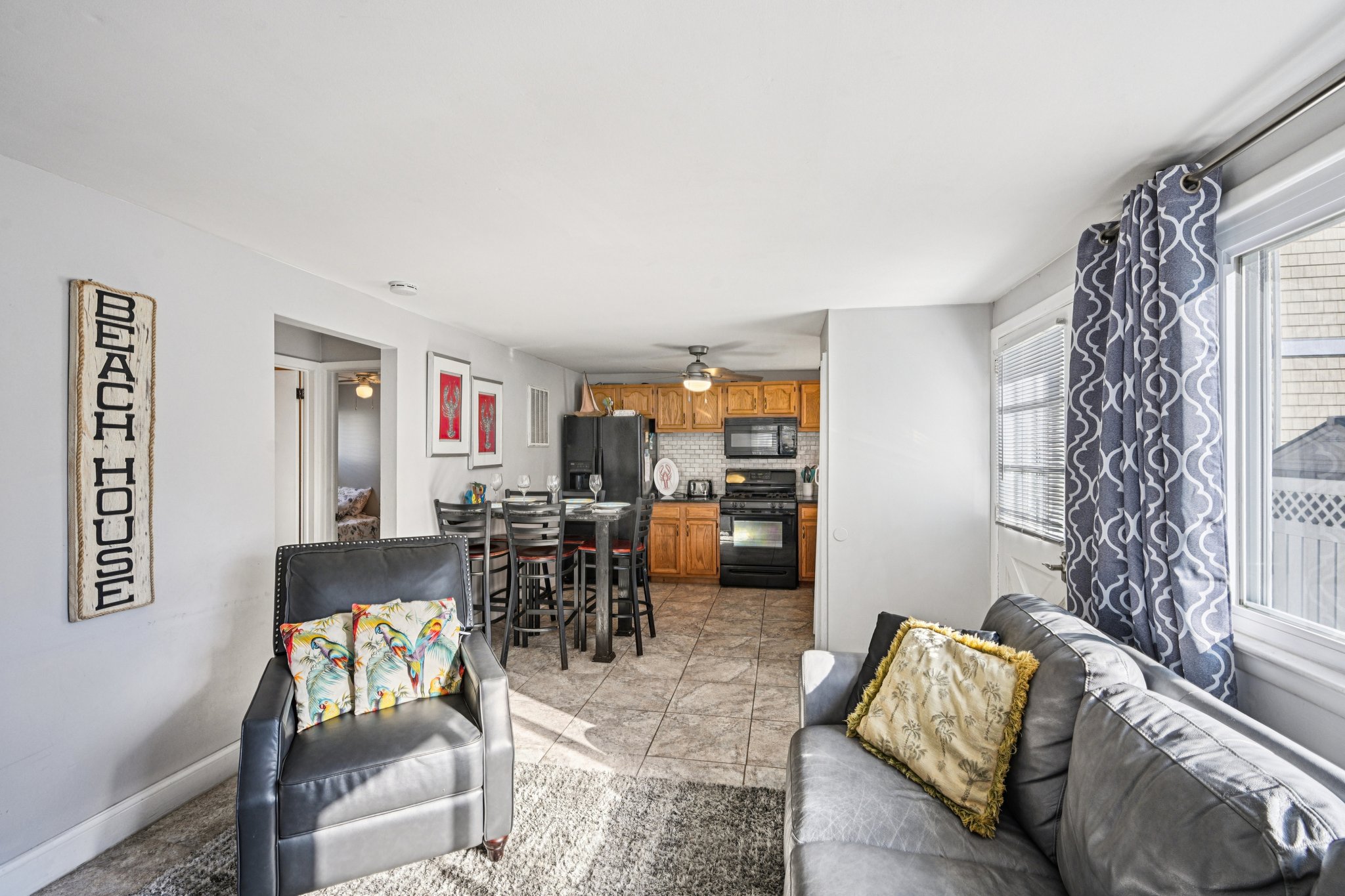 318C E Hollywood Ave-S1401-006.jpg