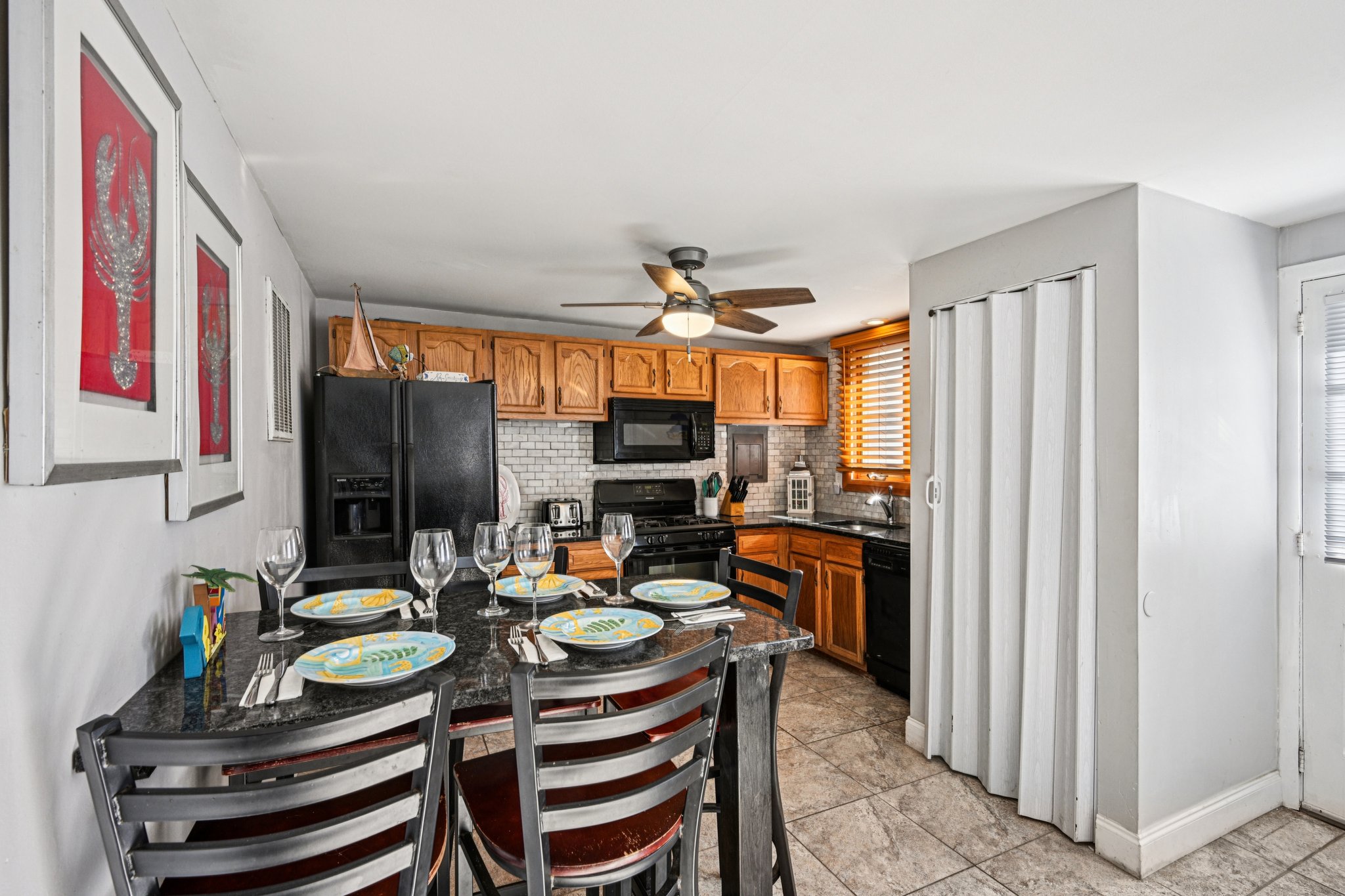 318C E Hollywood Ave-S1401-009.jpg