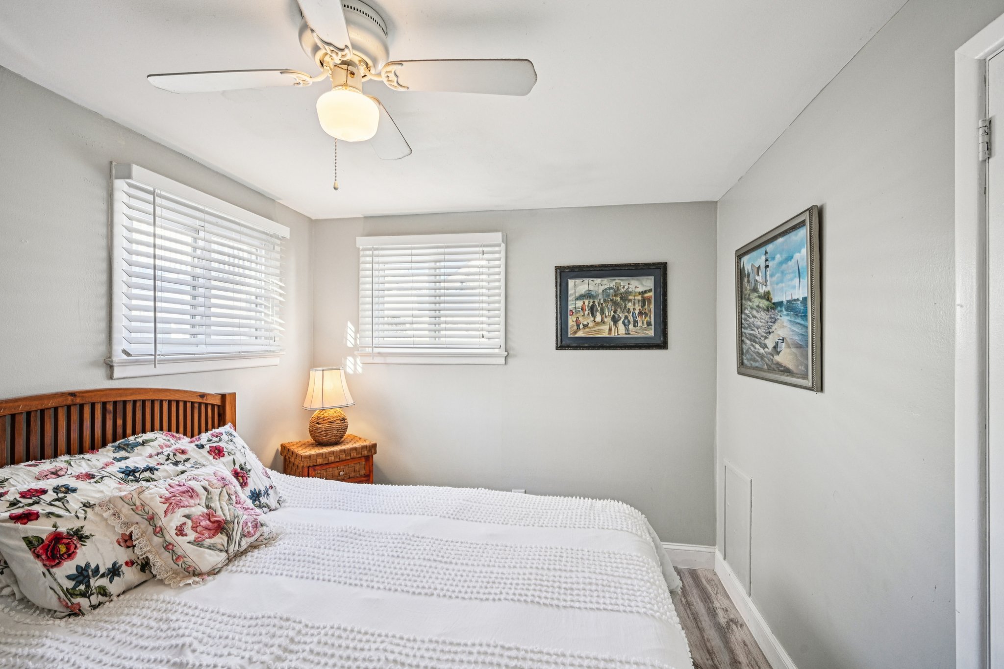 318C E Hollywood Ave-S1401-013.jpg