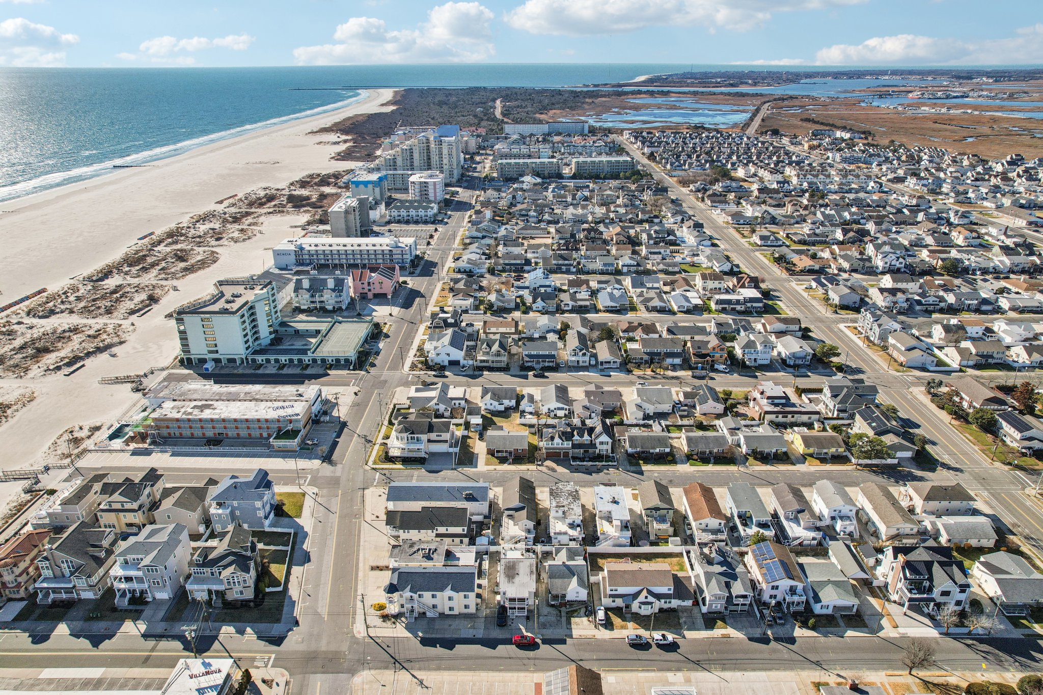 318C E Hollywood Ave-S1401-029.jpg