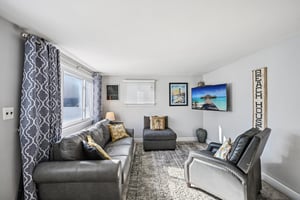 318C E Hollywood Ave-S1401-004.jpg