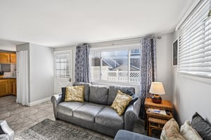 318C E Hollywood Ave-S1401-005.jpg