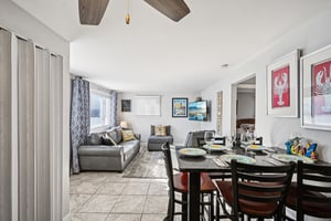 318C E Hollywood Ave-S1401-008.jpg