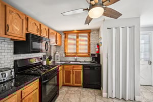 318C E Hollywood Ave-S1401-011.jpg