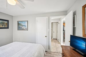 318C E Hollywood Ave-S1401-014.jpg