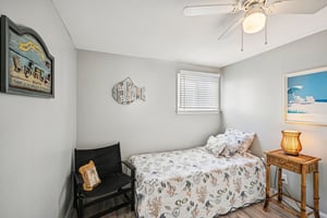 318C E Hollywood Ave-S1401-016.jpg