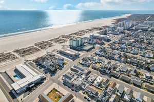 318C E Hollywood Ave-S1401-027.jpg