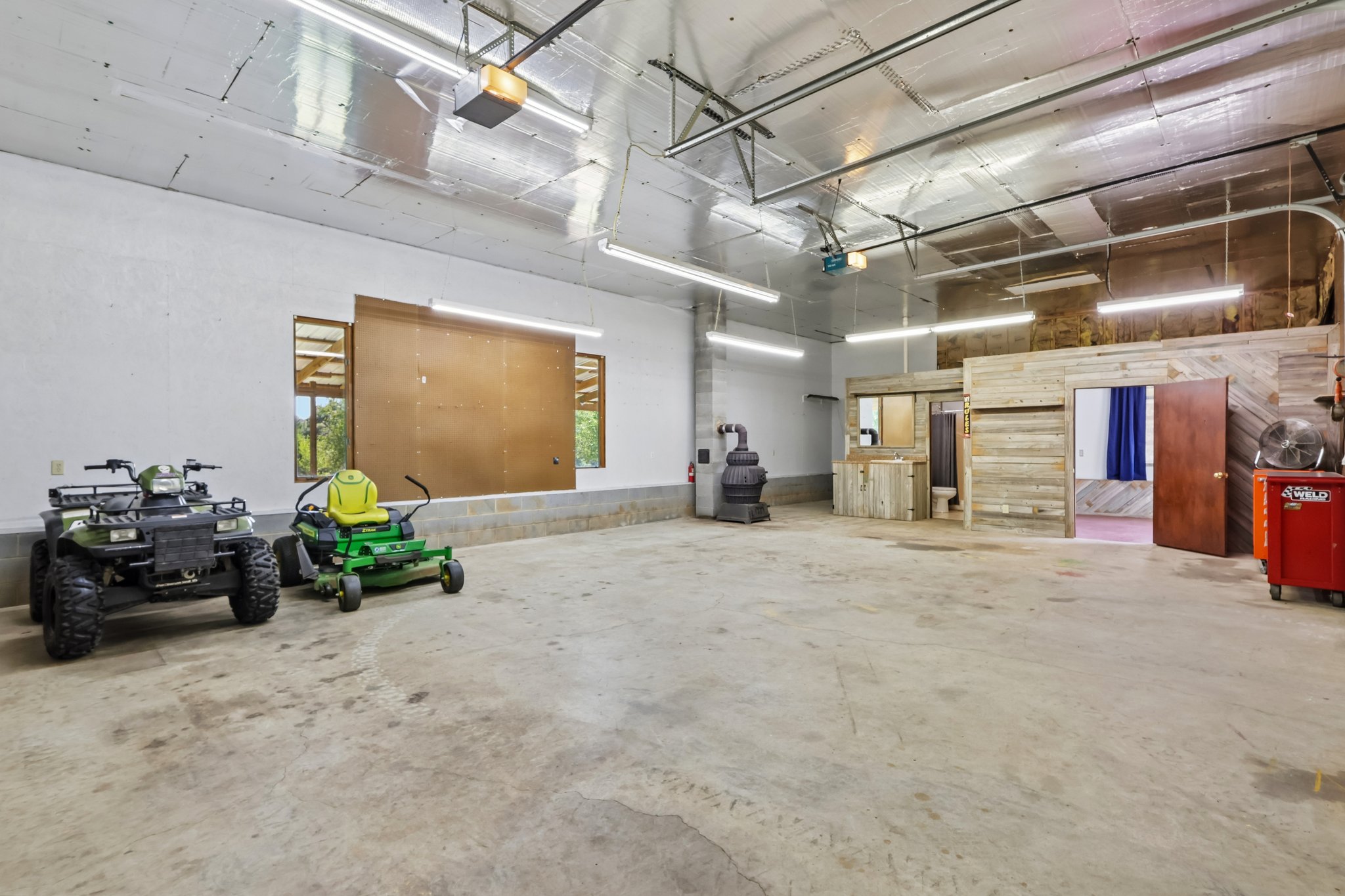 Workshop / Garage