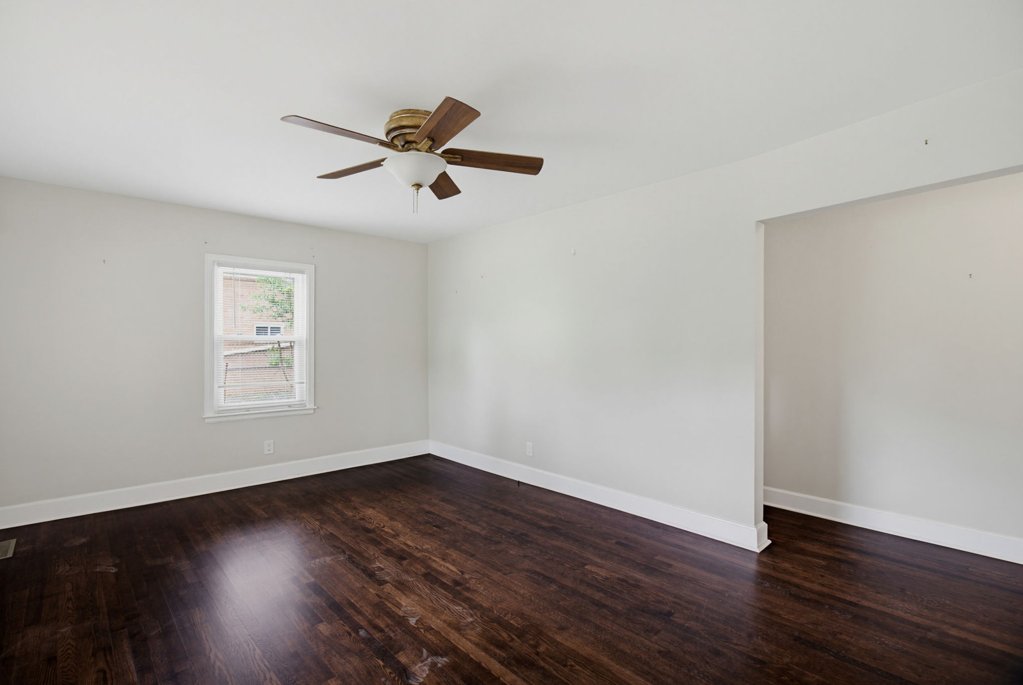 319 Dogwood Cir-4