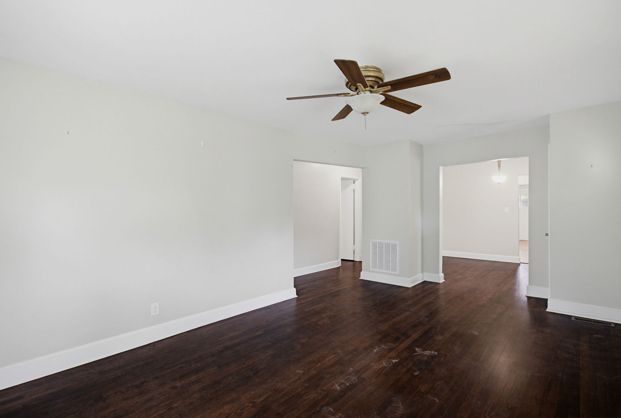 319 Dogwood Cir-5
