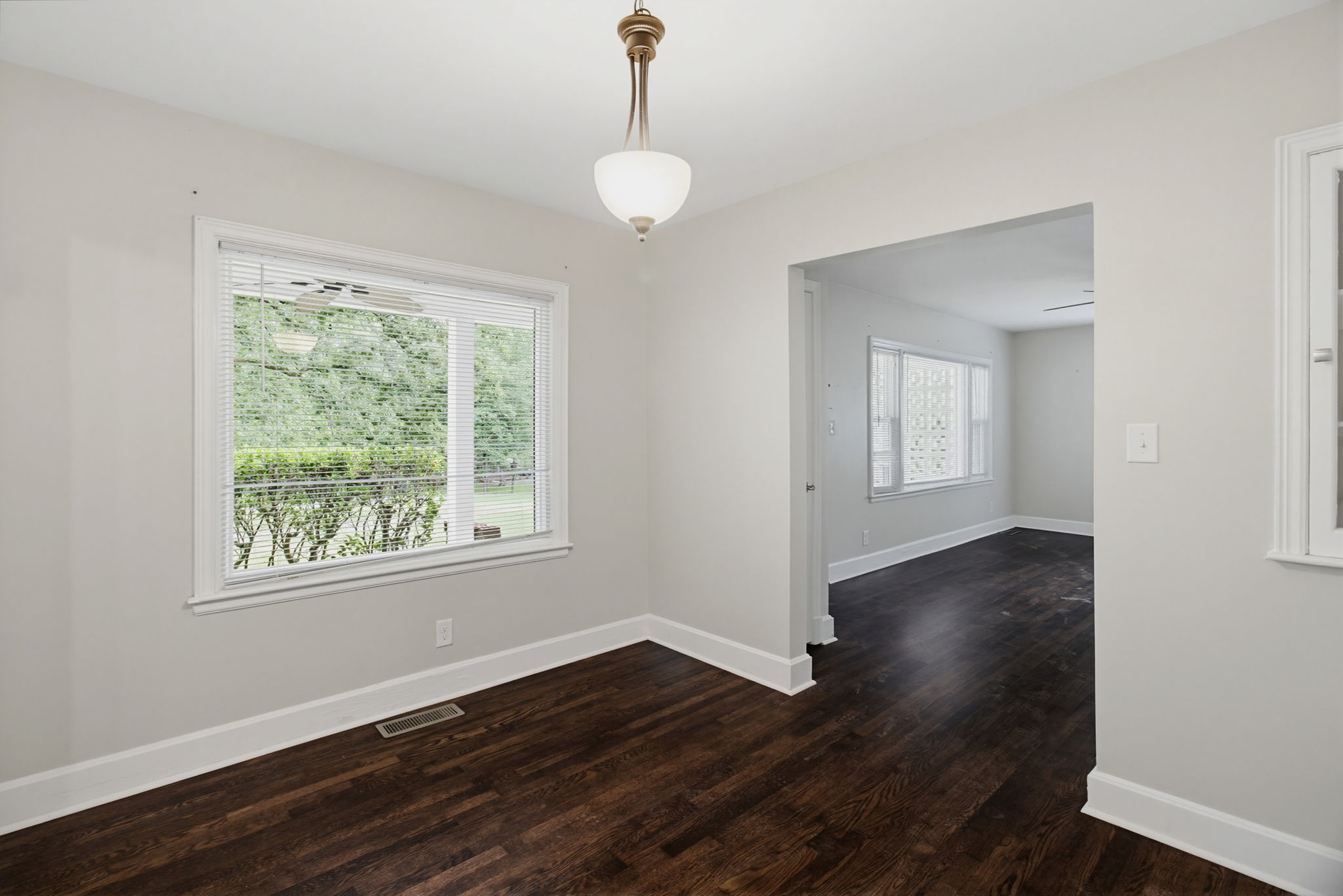 319 Dogwood Cir-8