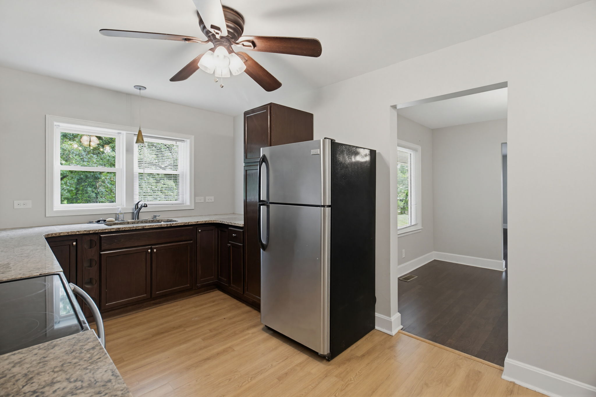 319 Dogwood Cir-14
