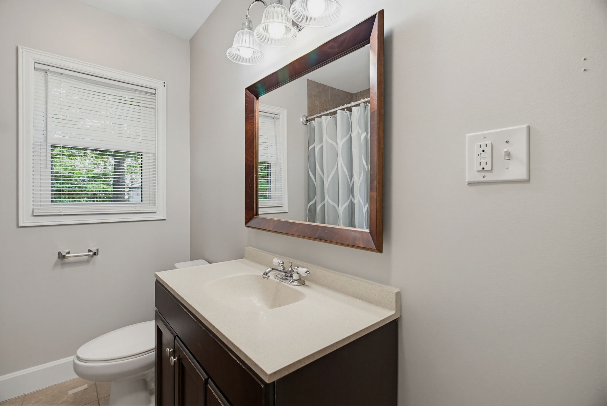 319 Dogwood Cir-23