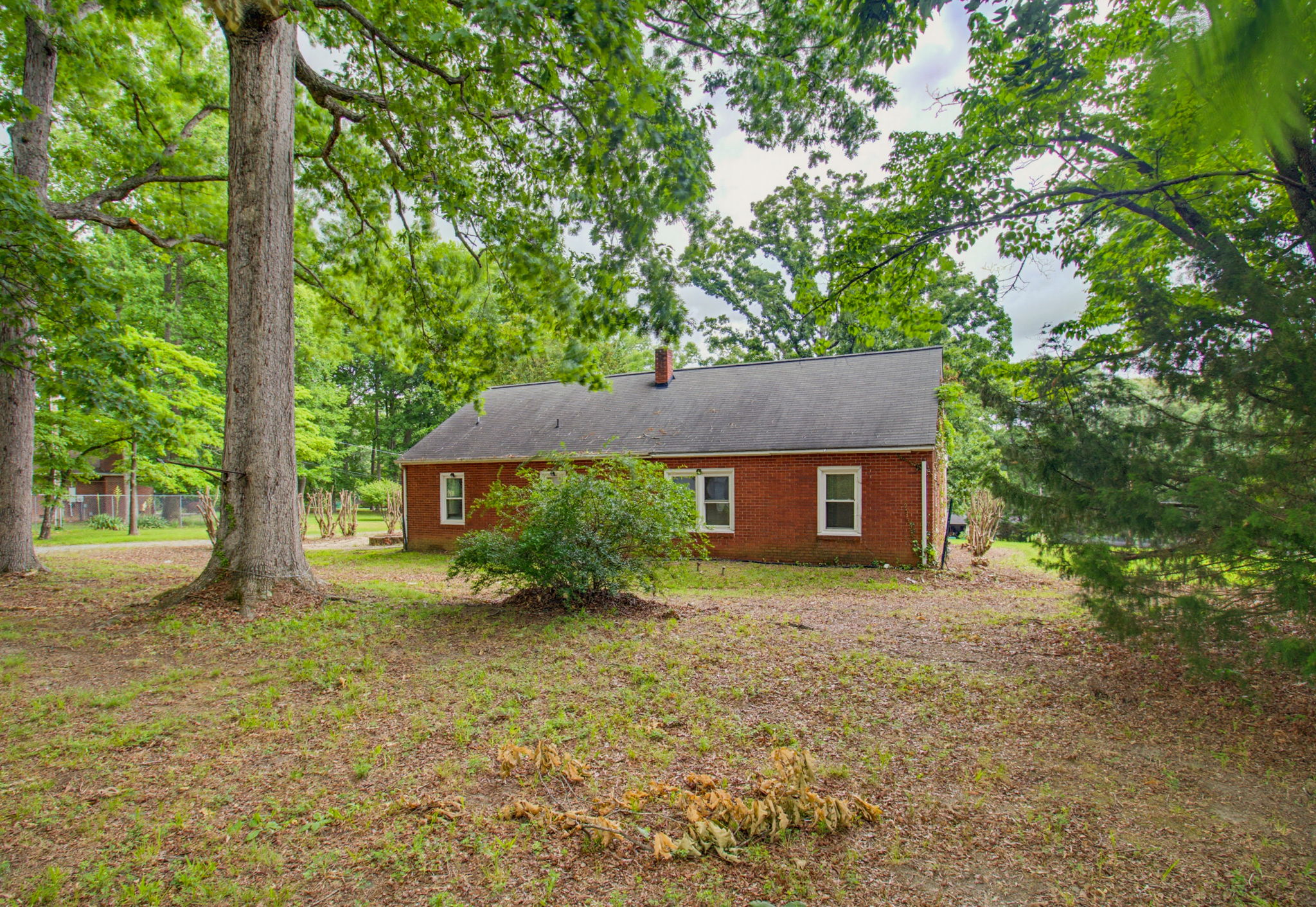 319 Dogwood Cir-27