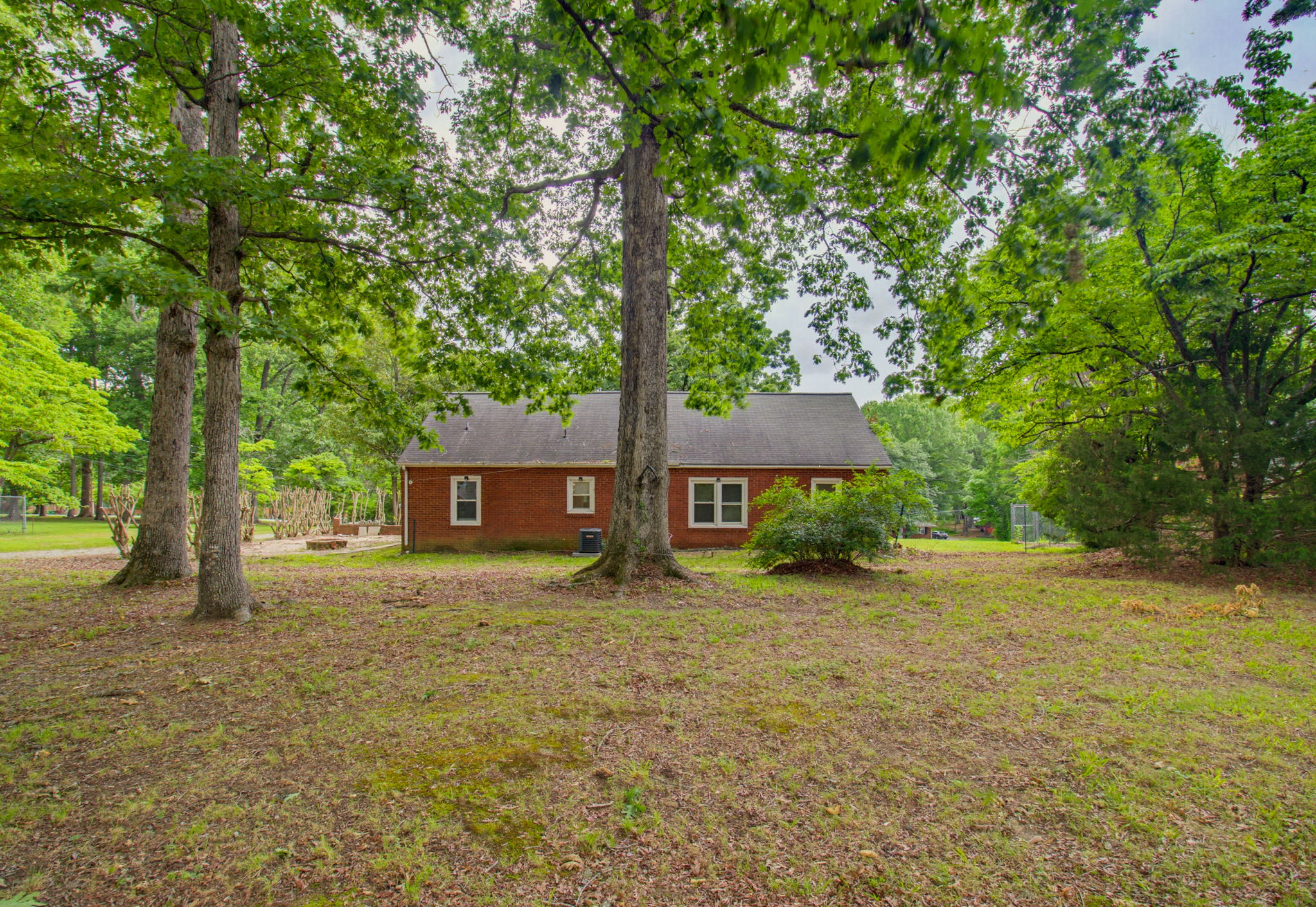 319 Dogwood Cir-28