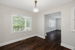 319 Dogwood Cir-8