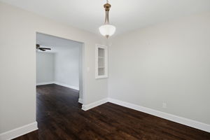 319 Dogwood Cir-9