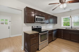319 Dogwood Cir-11
