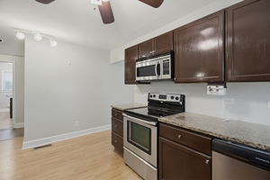 319 Dogwood Cir-12