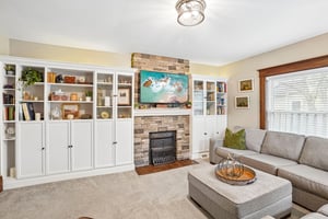 E Commerce St-S1709-012.jpg
