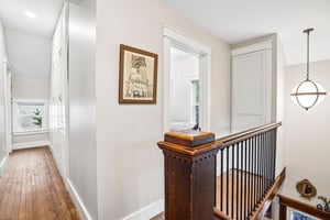 E Commerce St-S1709-029.jpg