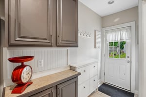 E Commerce St-S1709-038.jpg