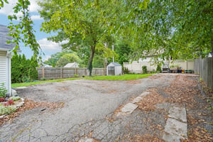 E Commerce St-S1709-039.jpg
