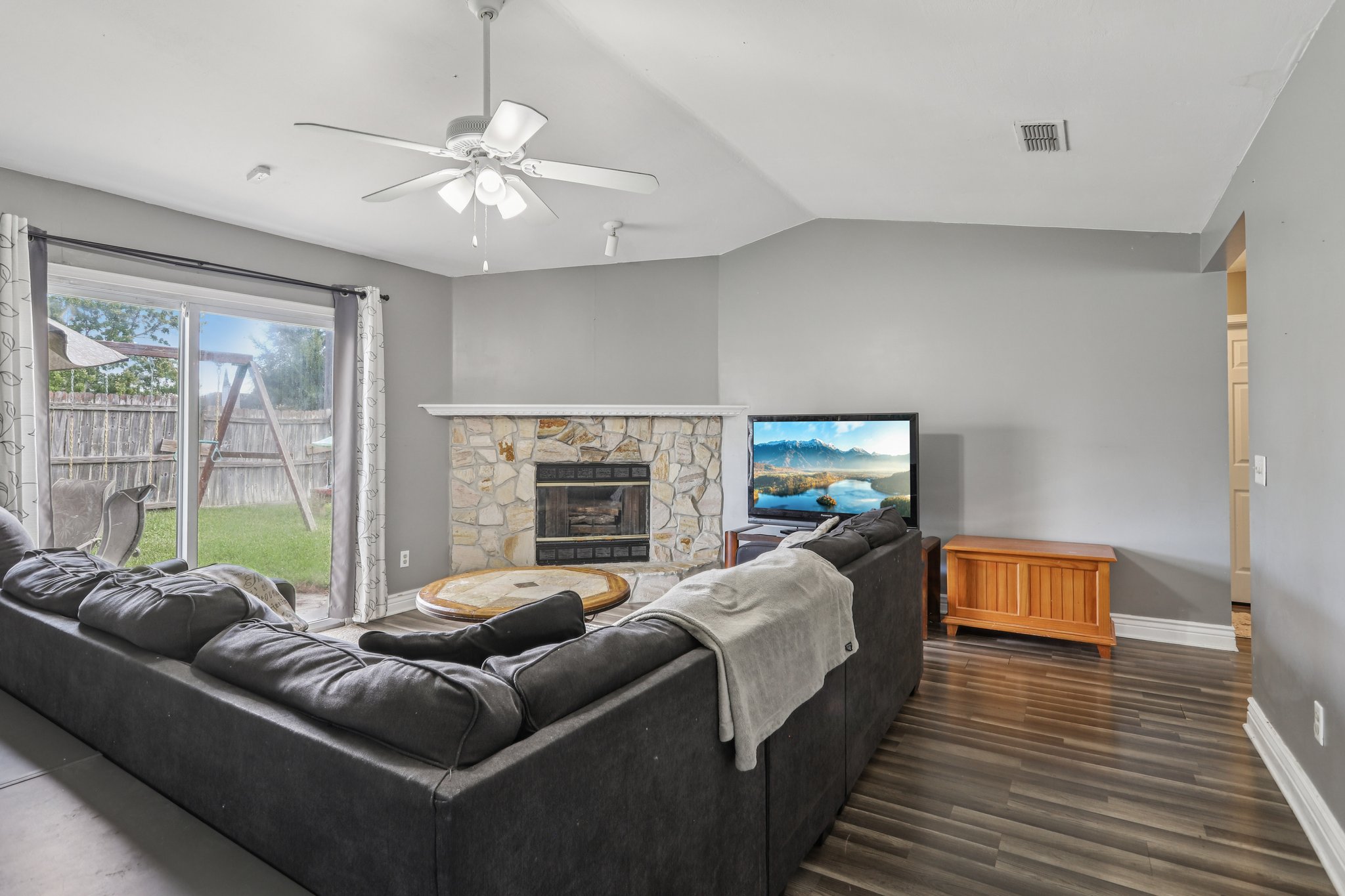 Hickory Hollow Dr N-S0709-005.jpg