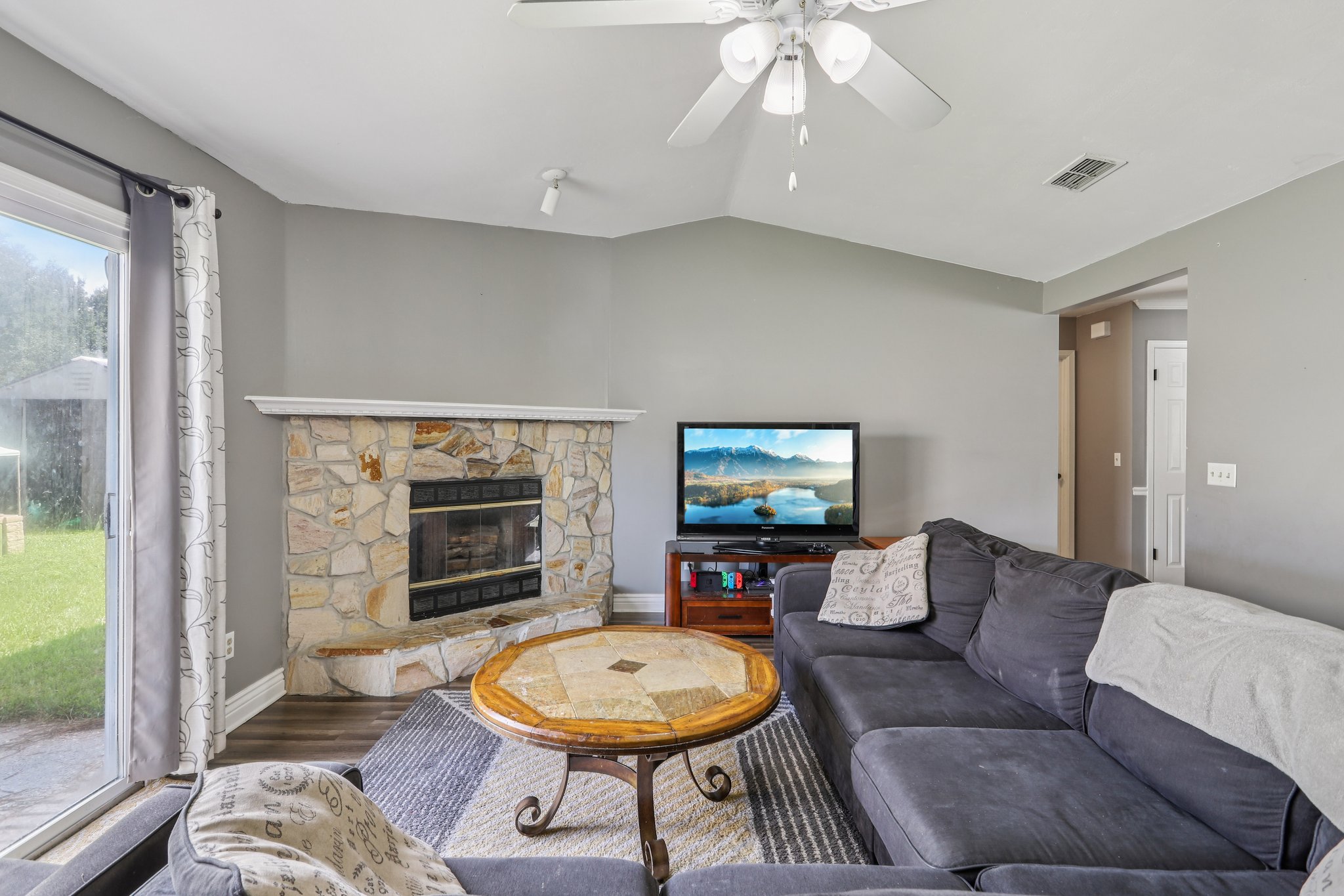 Hickory Hollow Dr N-S0709-009.jpg