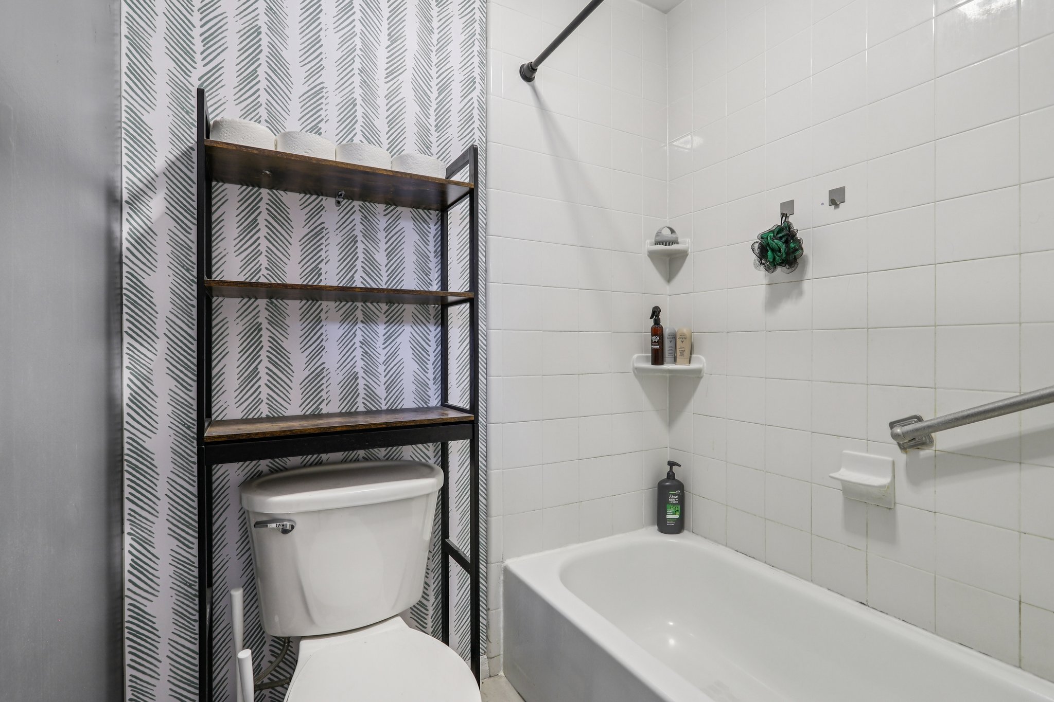 Hickory Hollow Dr N-S0709-022.jpg