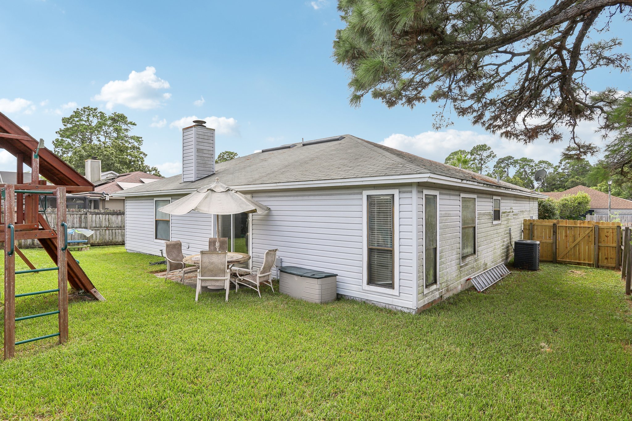 Hickory Hollow Dr N-S0709-028.jpg