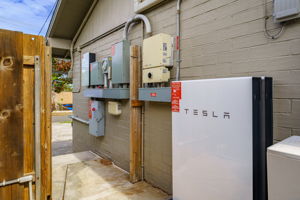 Tesla wall batteries