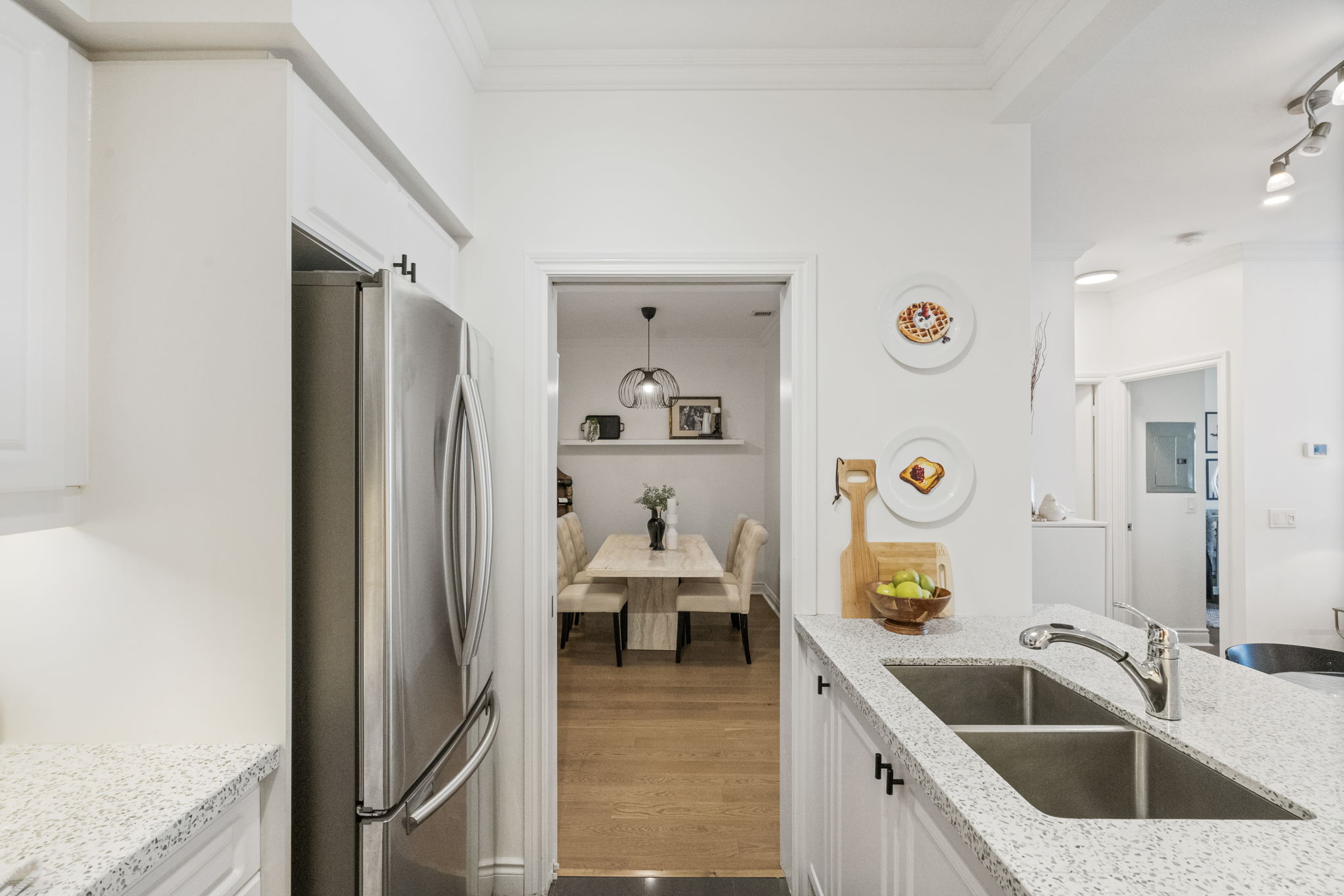 319 Merton St Unit 104 Toronto, ON M4S 1A7