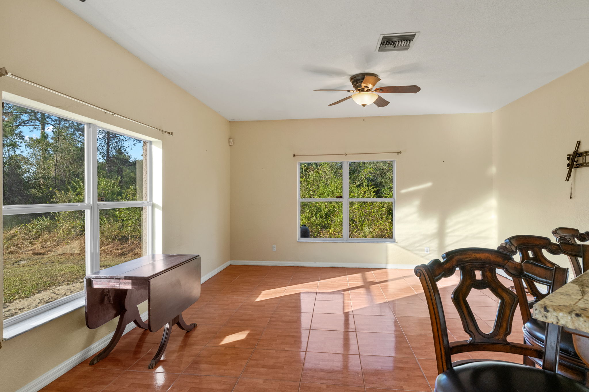 Breakfast Nook 2