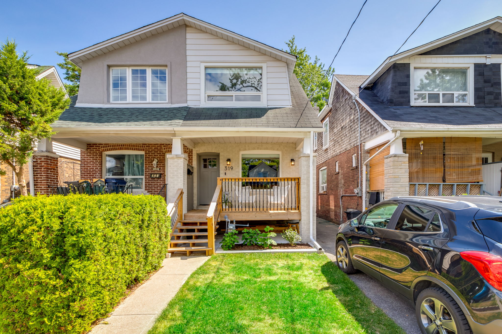  319 Queensdale Ave, Toronto, ON M4C 2B7, US Photo 2