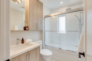  319 Queensdale Ave, Toronto, ON M4C 2B7, US Photo 19