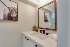  319 Queensdale Ave, Toronto, ON M4C 2B7, US Photo 33